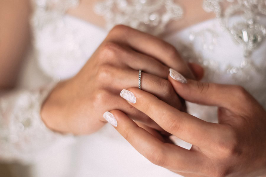 Cena poročnih prstanov