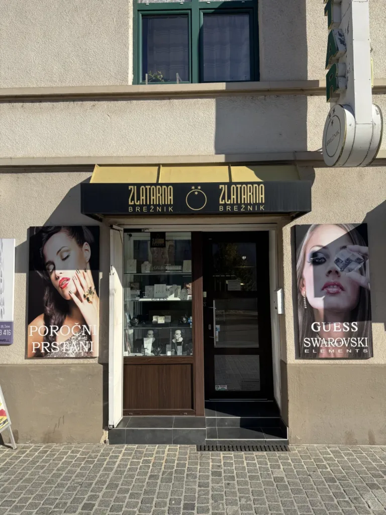 Vhod v Zlatarno Brežnik z glavne ulice, Šlandrov trg 39, Žalec
